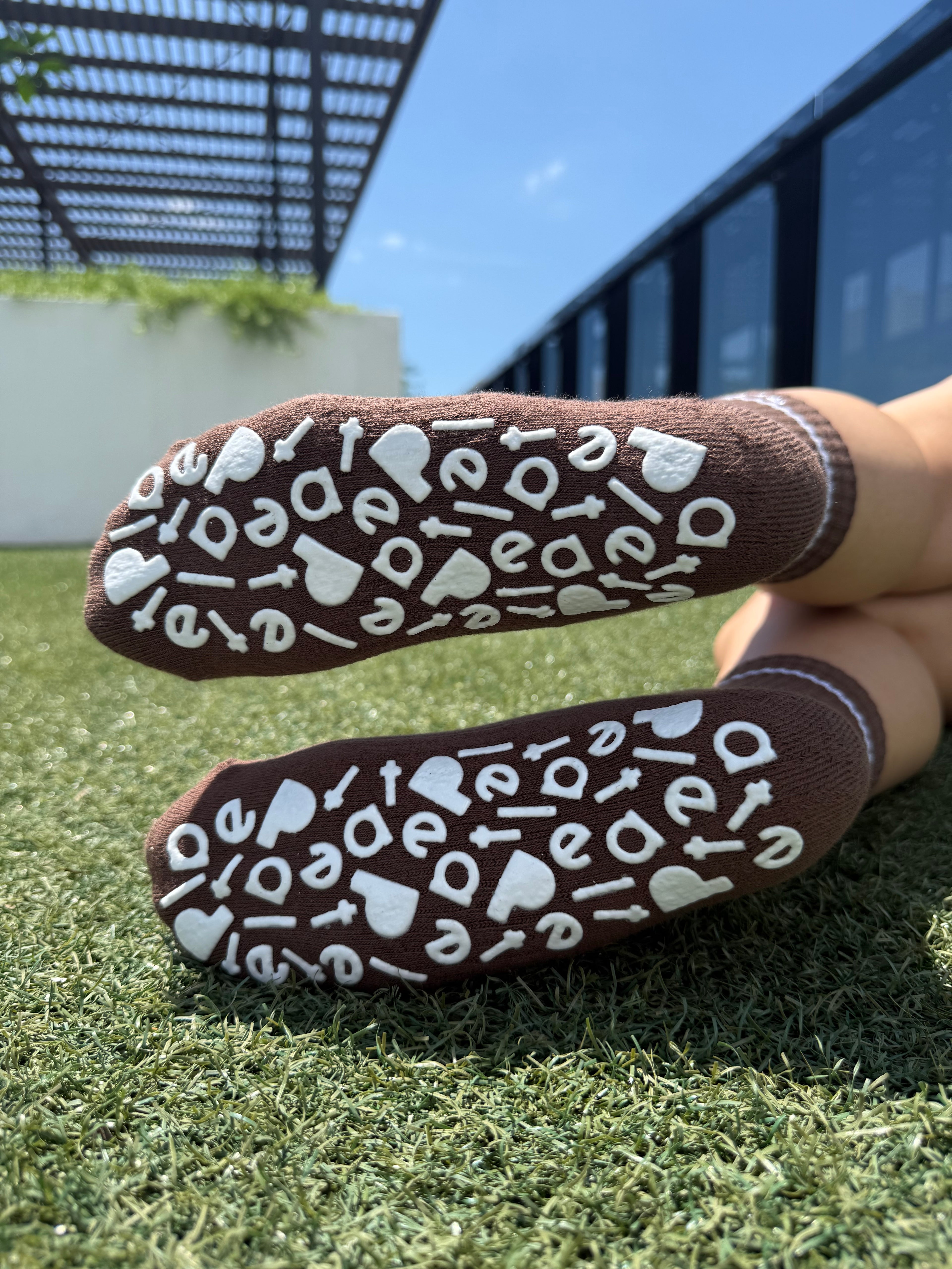 Non slip socks - Chocolate Brownie
