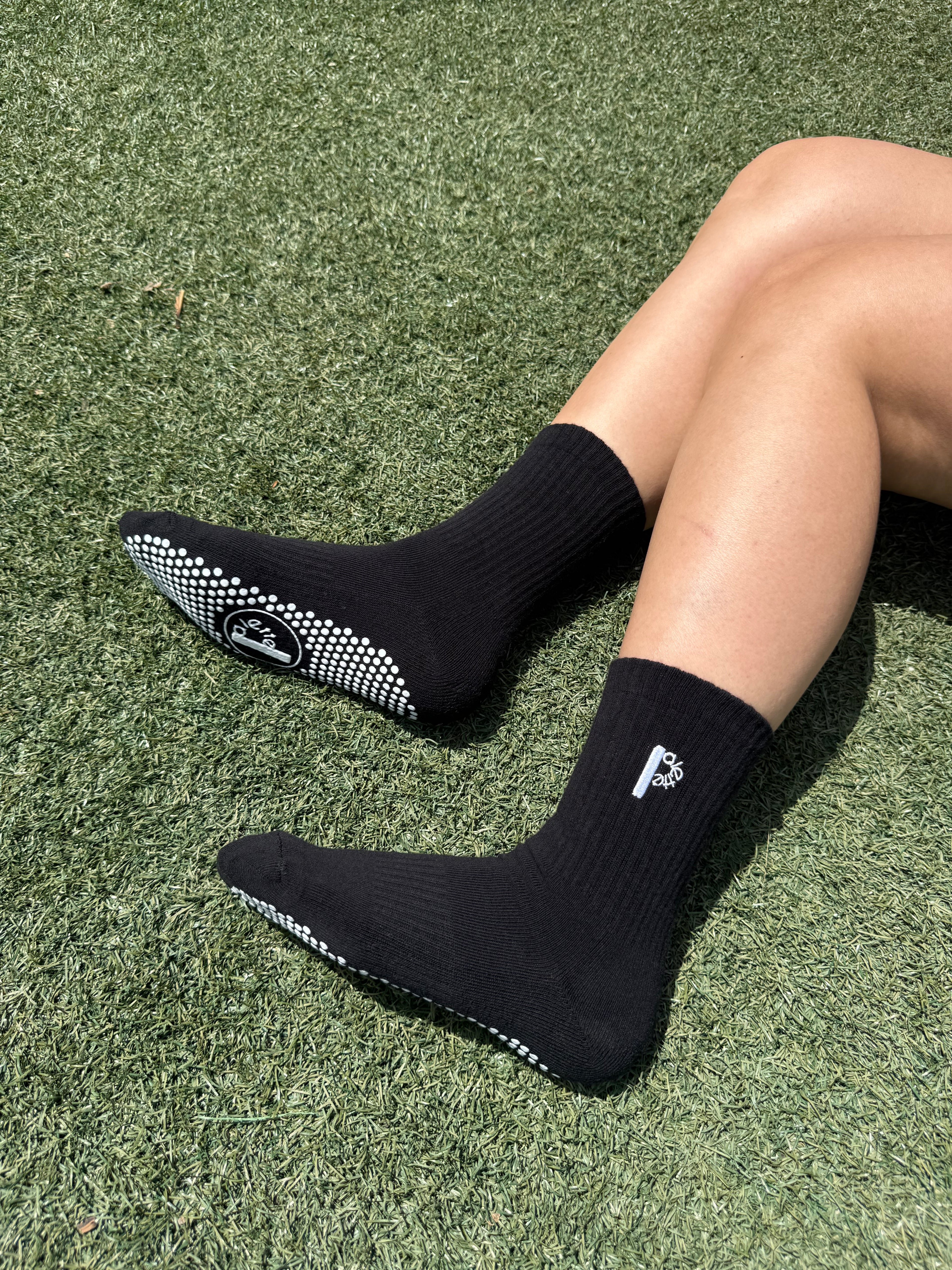 Crew non slip socks - P logo socks black